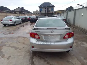 Toyota Corolla 2009 Silver