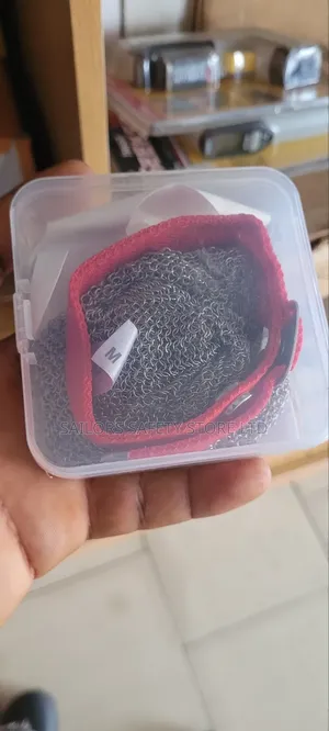 Iron Glove