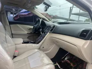 Toyota Venza 2011 Off white