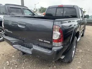 Toyota Tacoma Double Cab V6 2010 Gray