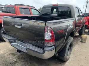 Toyota Tacoma Double Cab V6 Automatic 2011 Gray