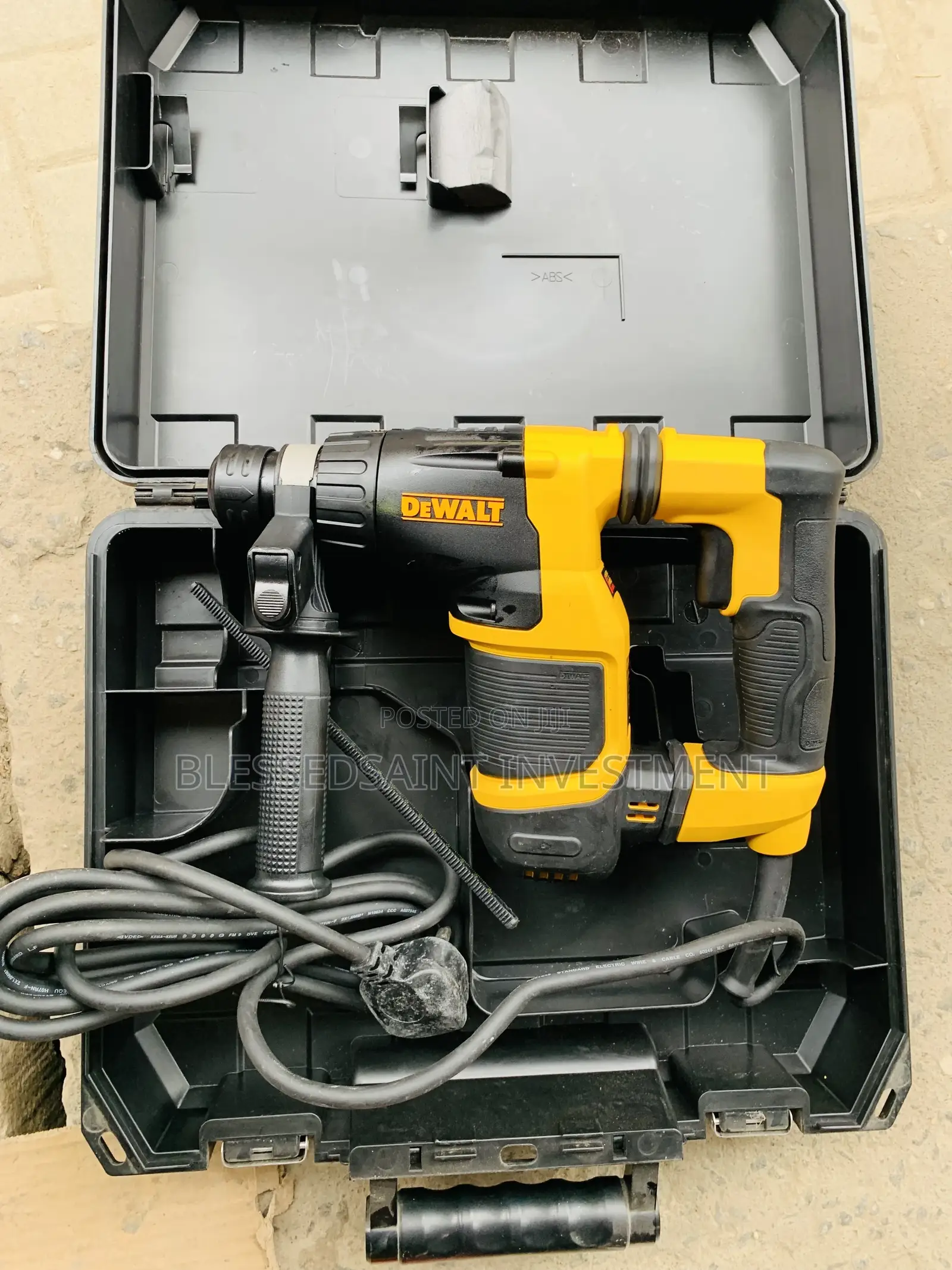 Dewalt Rotary Hammer 20mm 650w
