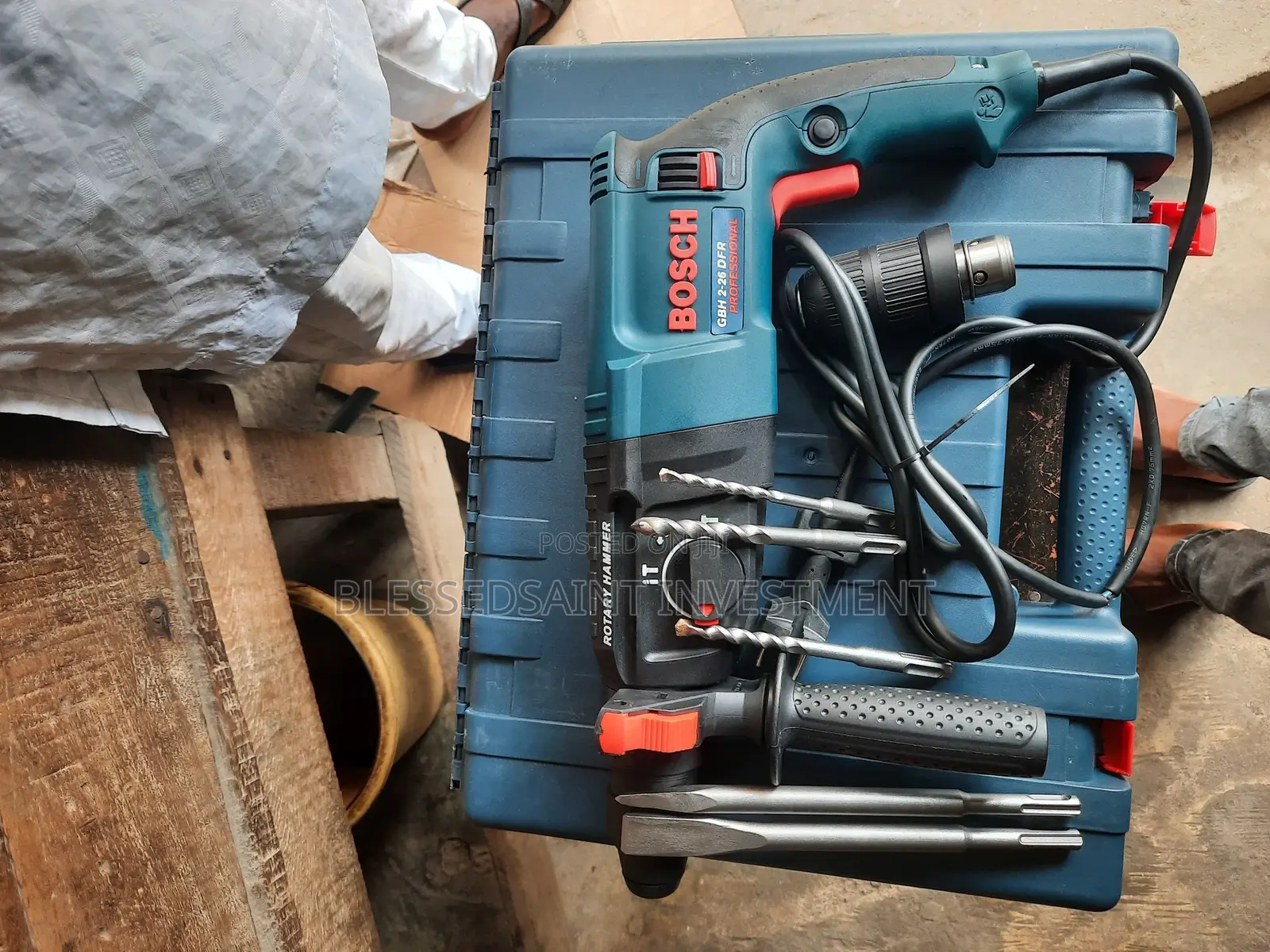 Bosch 26mm Rotary Hammer Machine 800w