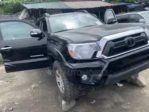 Toyota Tacoma 2014 Black