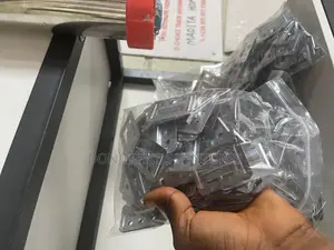 WPC Iron Clip