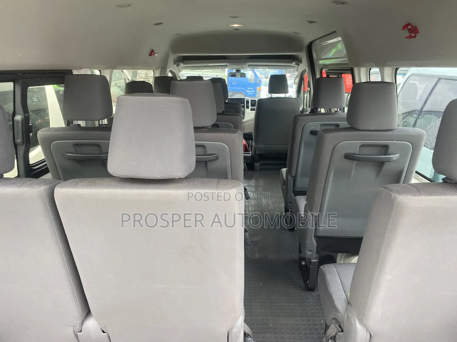 Toyota HiAce 2019 White