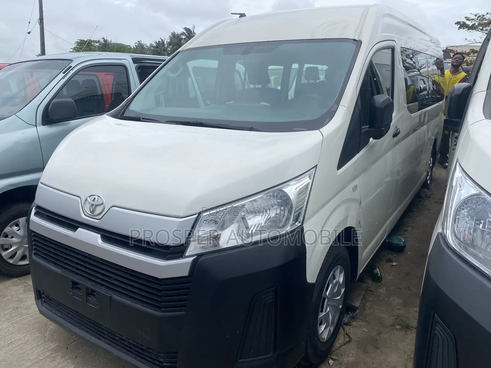 Toyota HiAce 2019 White