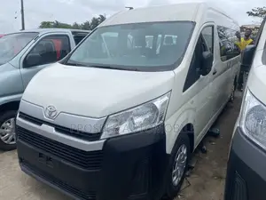 Toyota HiAce 2019 White