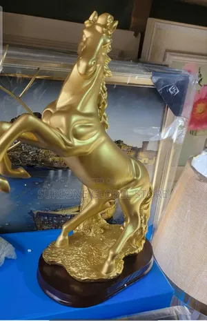 This Majestic Golden Horse Statue Is a Powerful Peace of Art