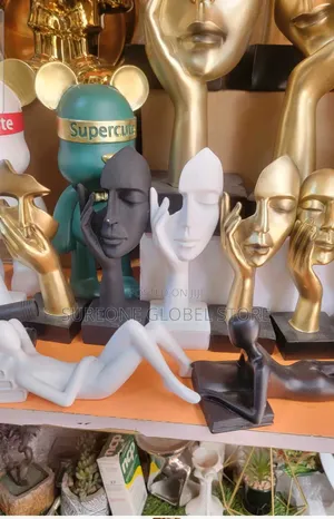 Sculptures and Figuring Home