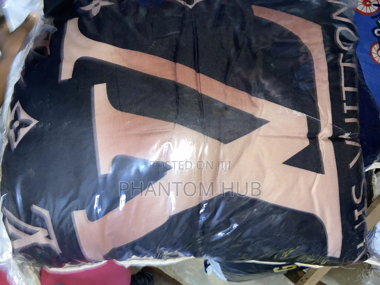6 by 6/7ft Duvets With Bedsheets and Pillowcase