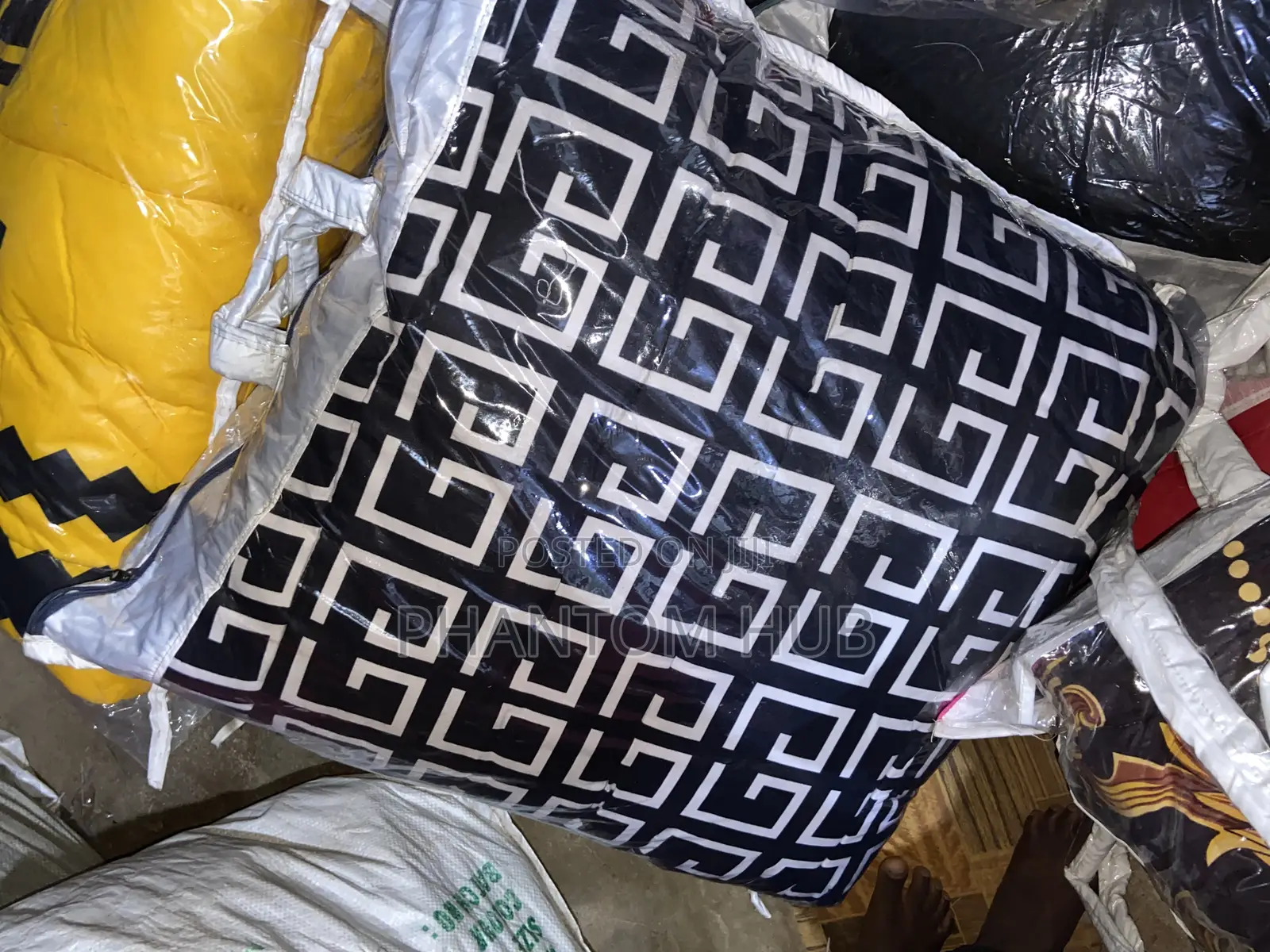6 by 6/7ft Duvets With Bedsheets and Pillowcase