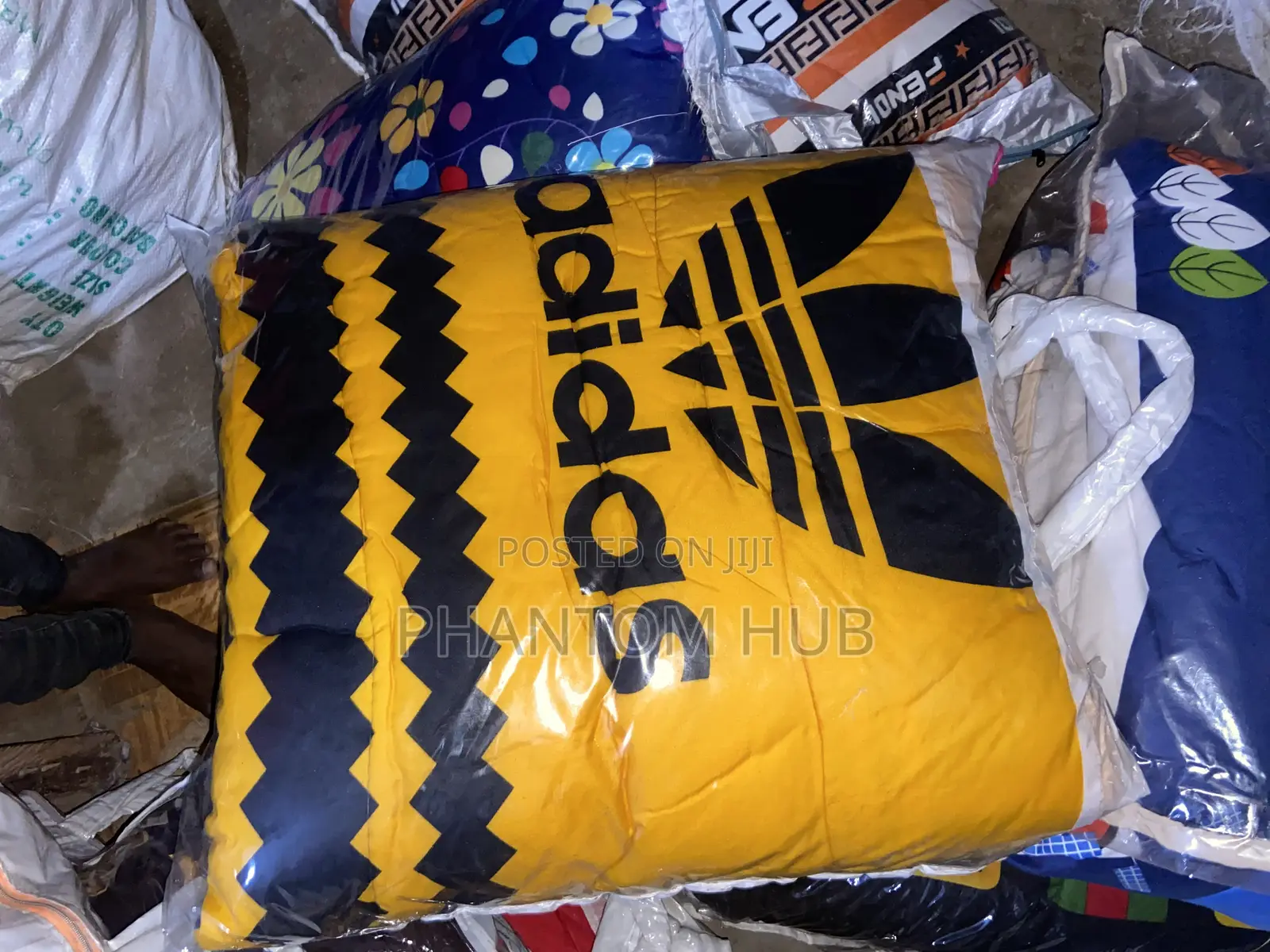 6 by 6/7ft Duvets With Bedsheets and Pillowcase