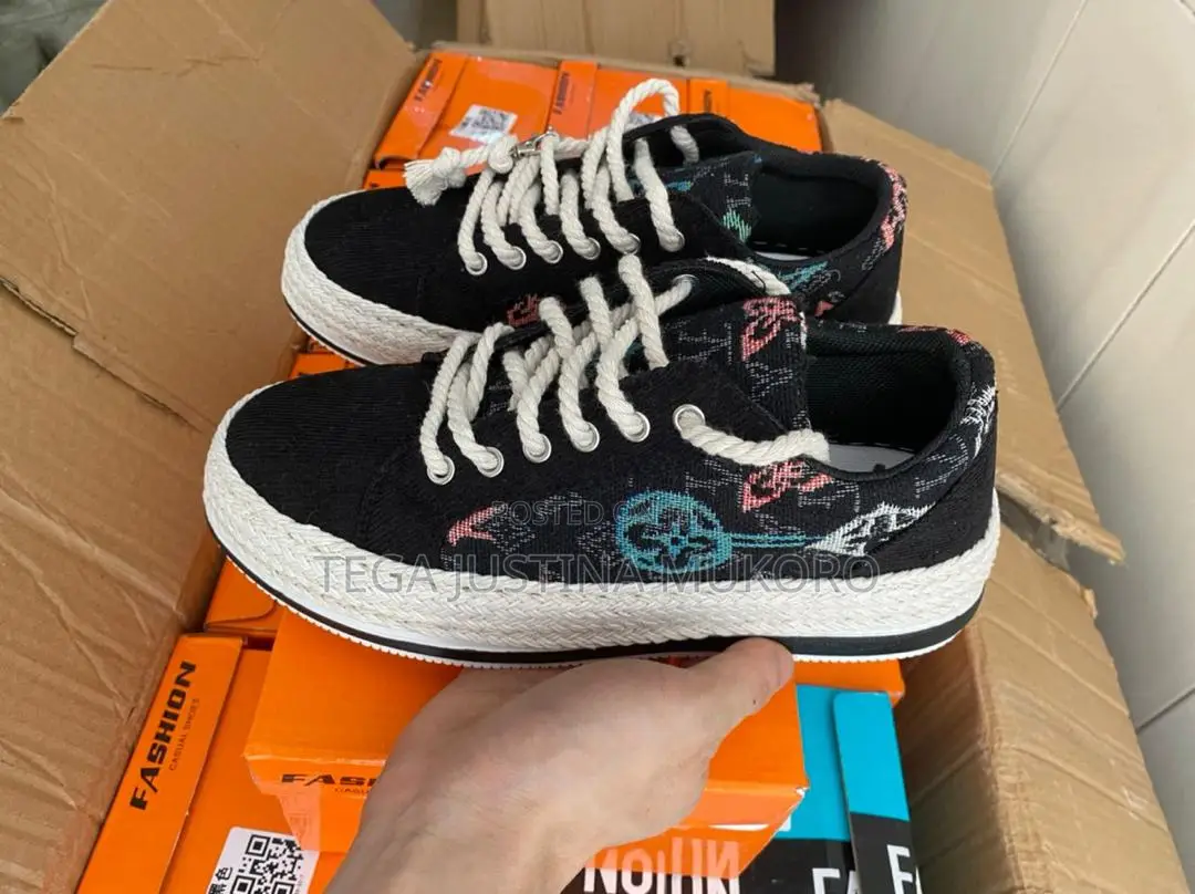High Quality Fashion Sneakers