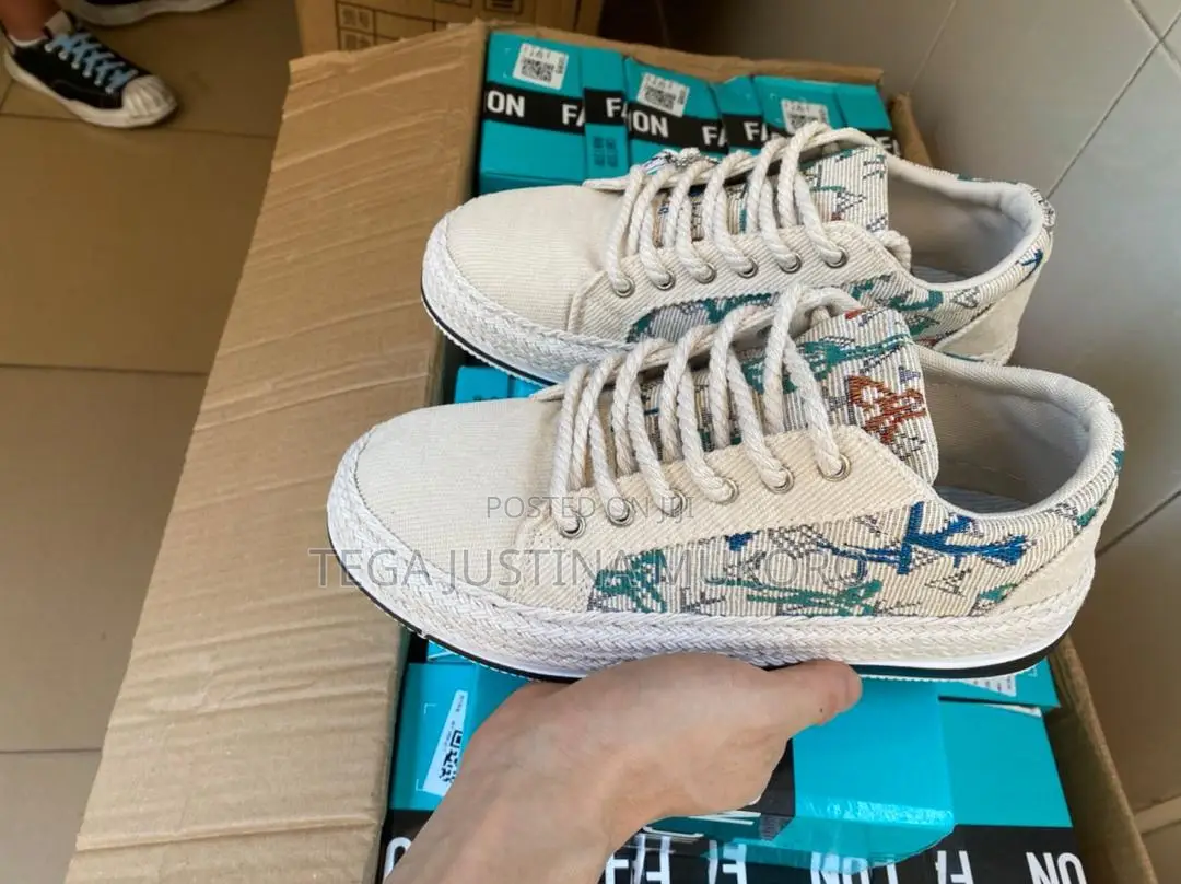 High Quality Fashion Sneakers