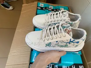 High Quality Fashion Sneakers