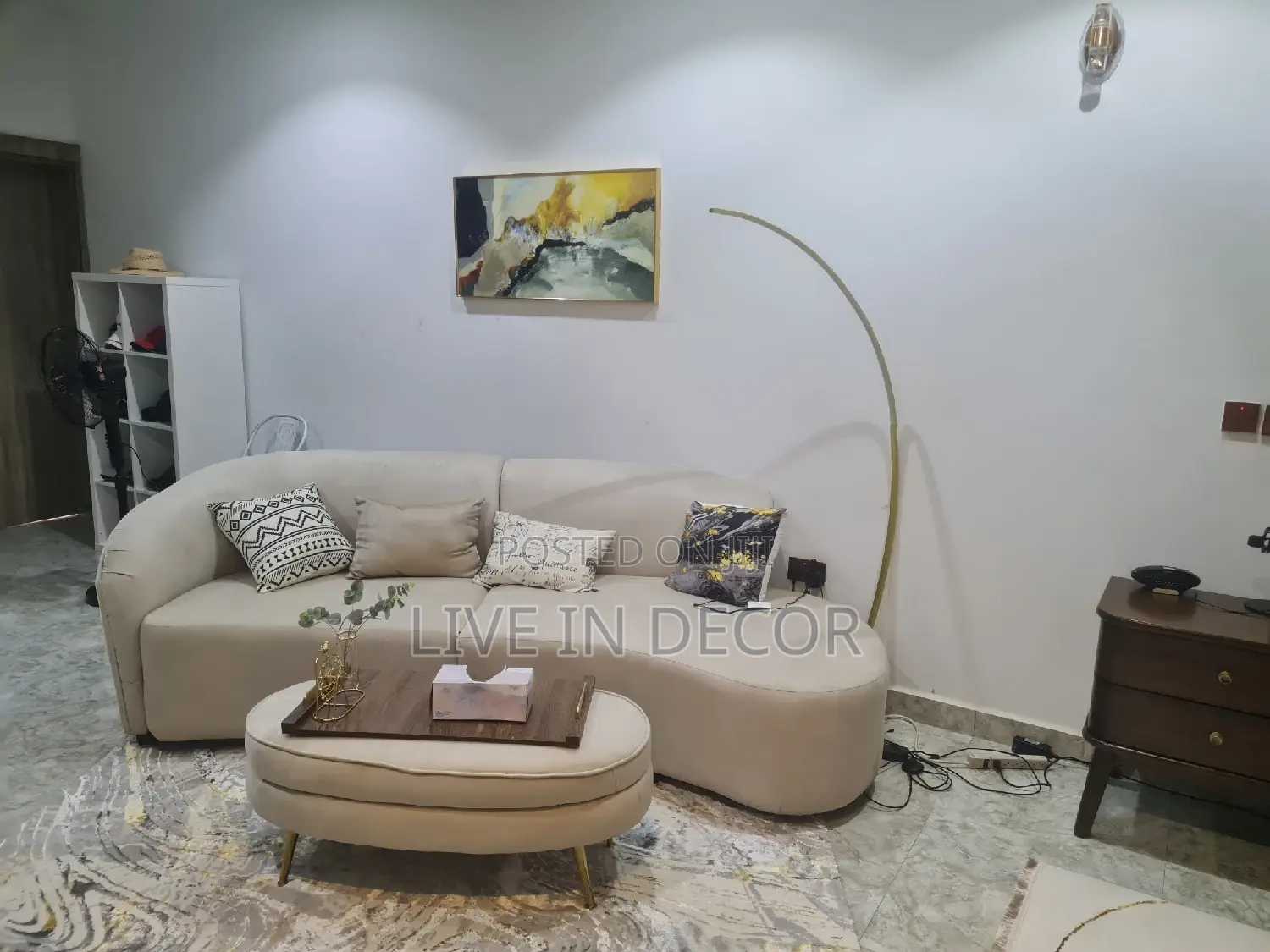 Curvy Sofa With Ottoman