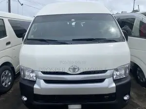 Toyota HiAce 2017 White