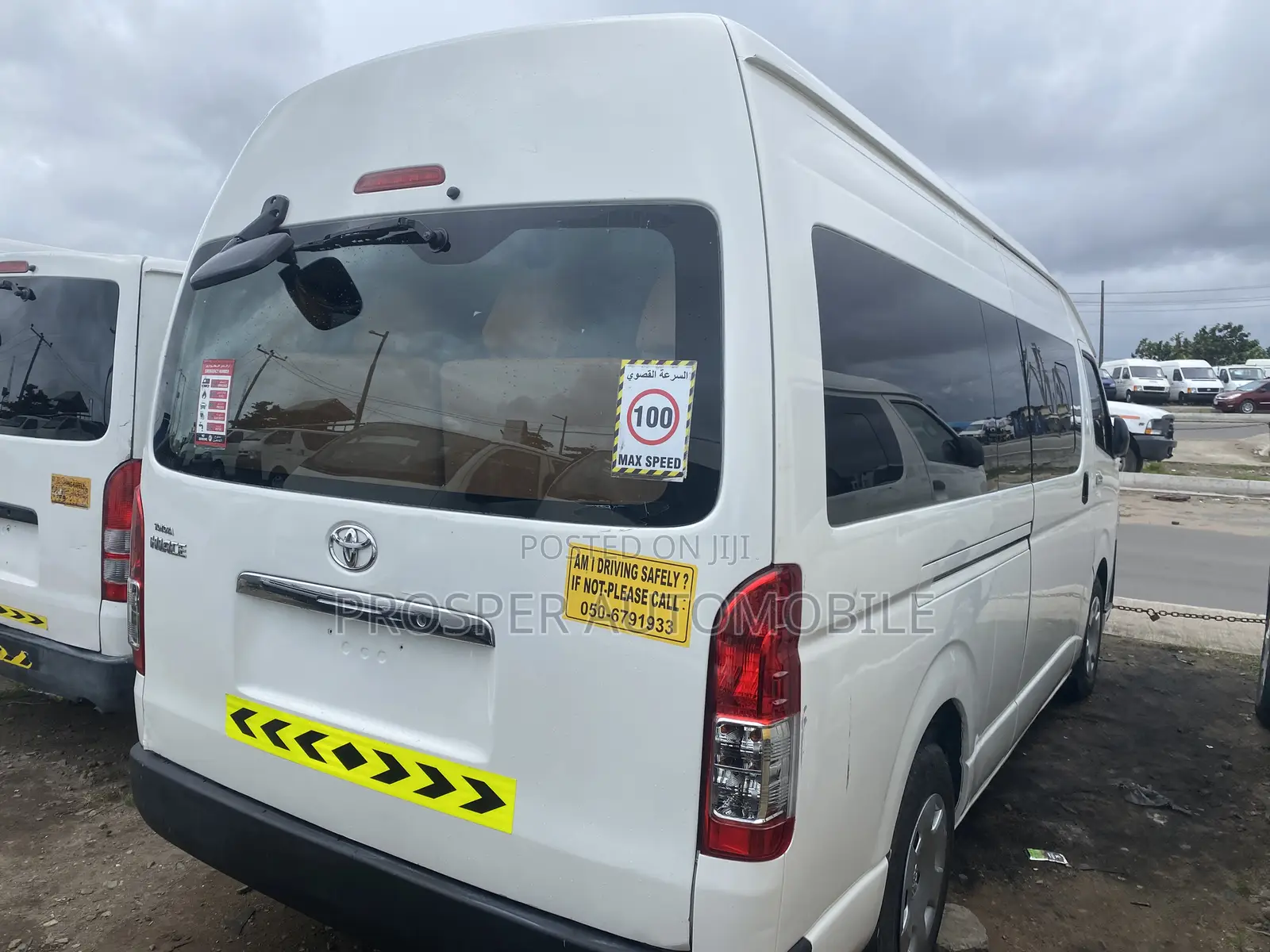 Toyota HiAce 2017 White