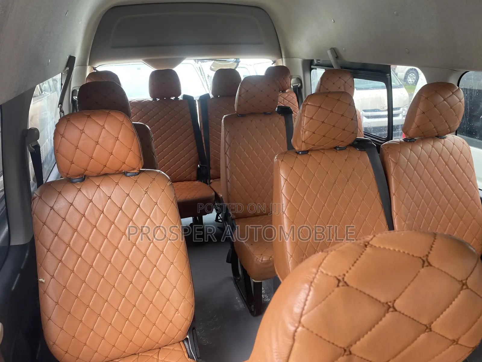 Toyota HiAce 2017 White