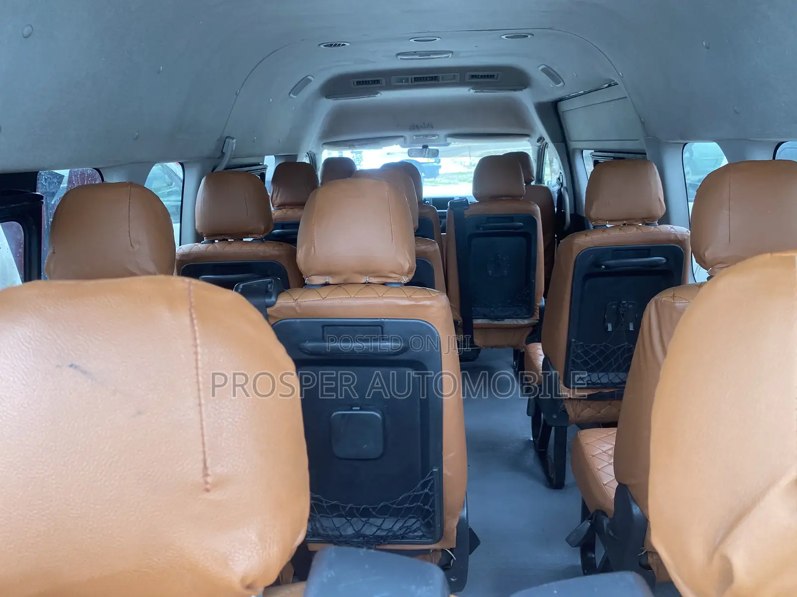 Toyota HiAce 2017 White