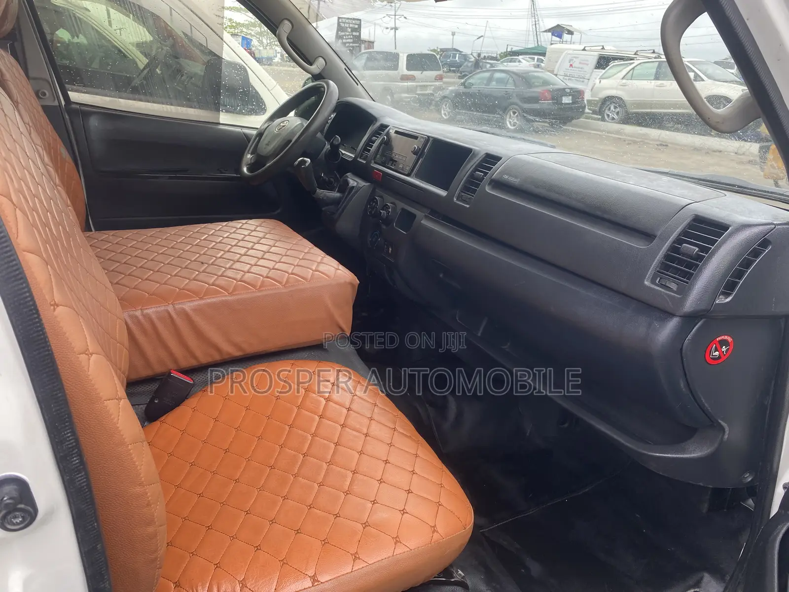 Toyota HiAce 2017 White