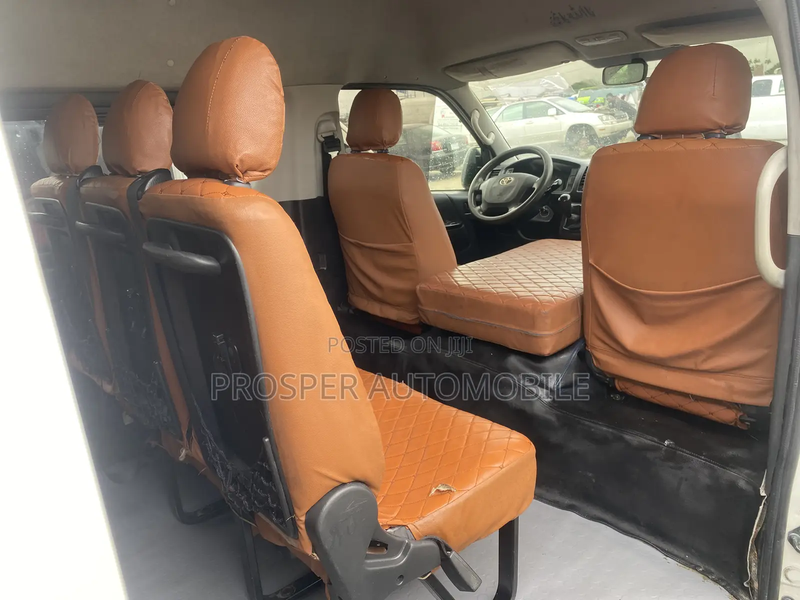 Toyota HiAce 2017 White