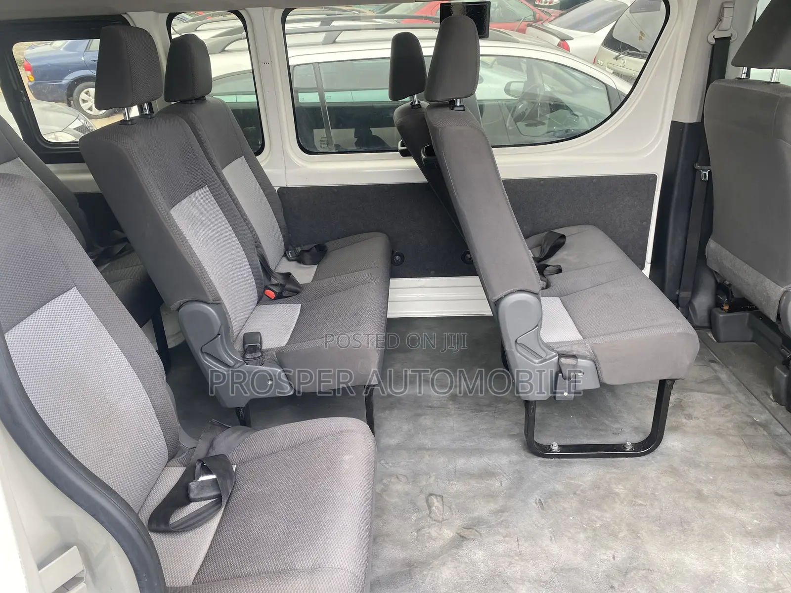 Toyota HiAce 2019 White