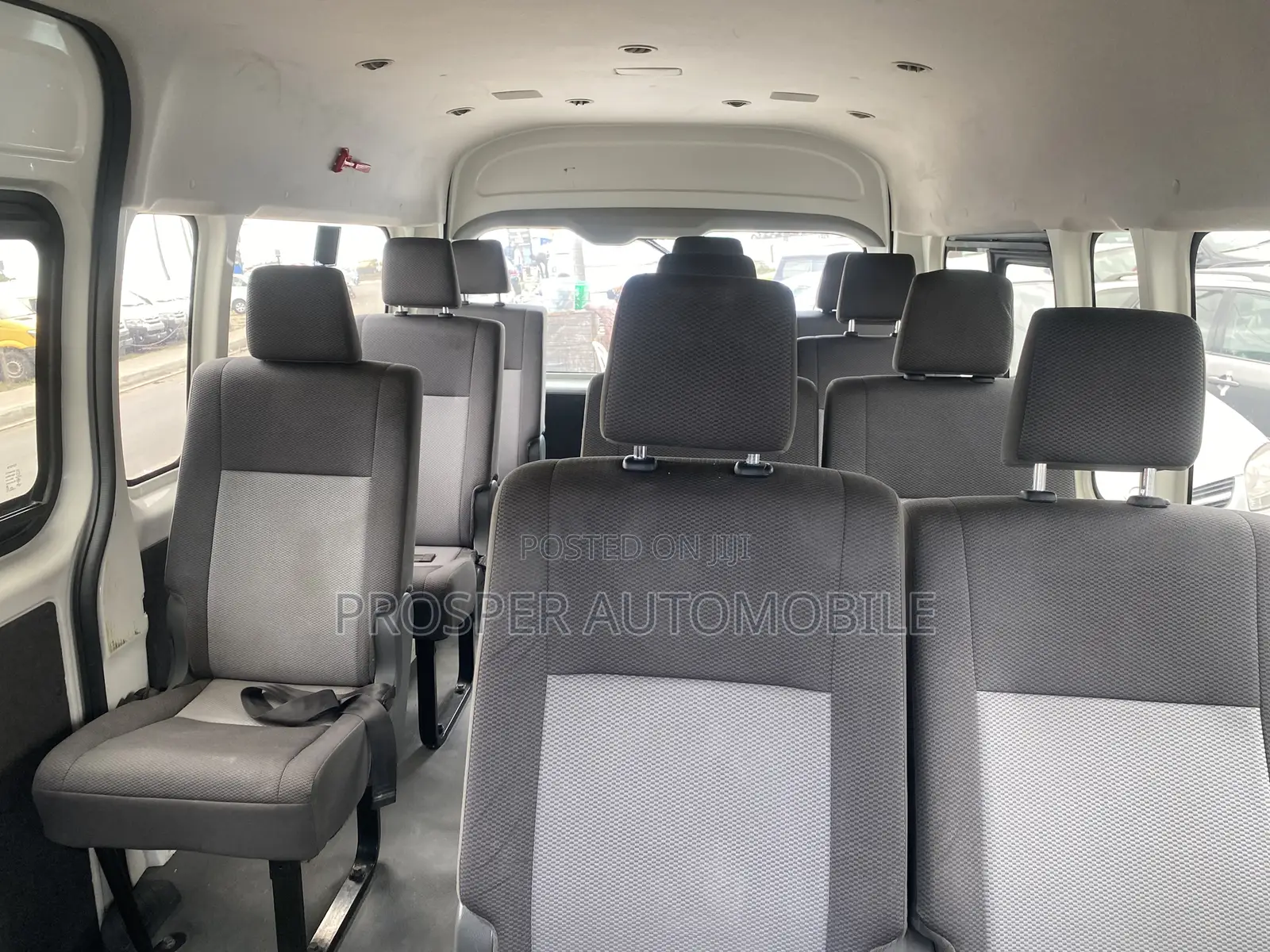 Toyota HiAce 2019 White