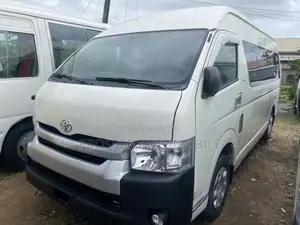 Toyota HiAce 2016 White