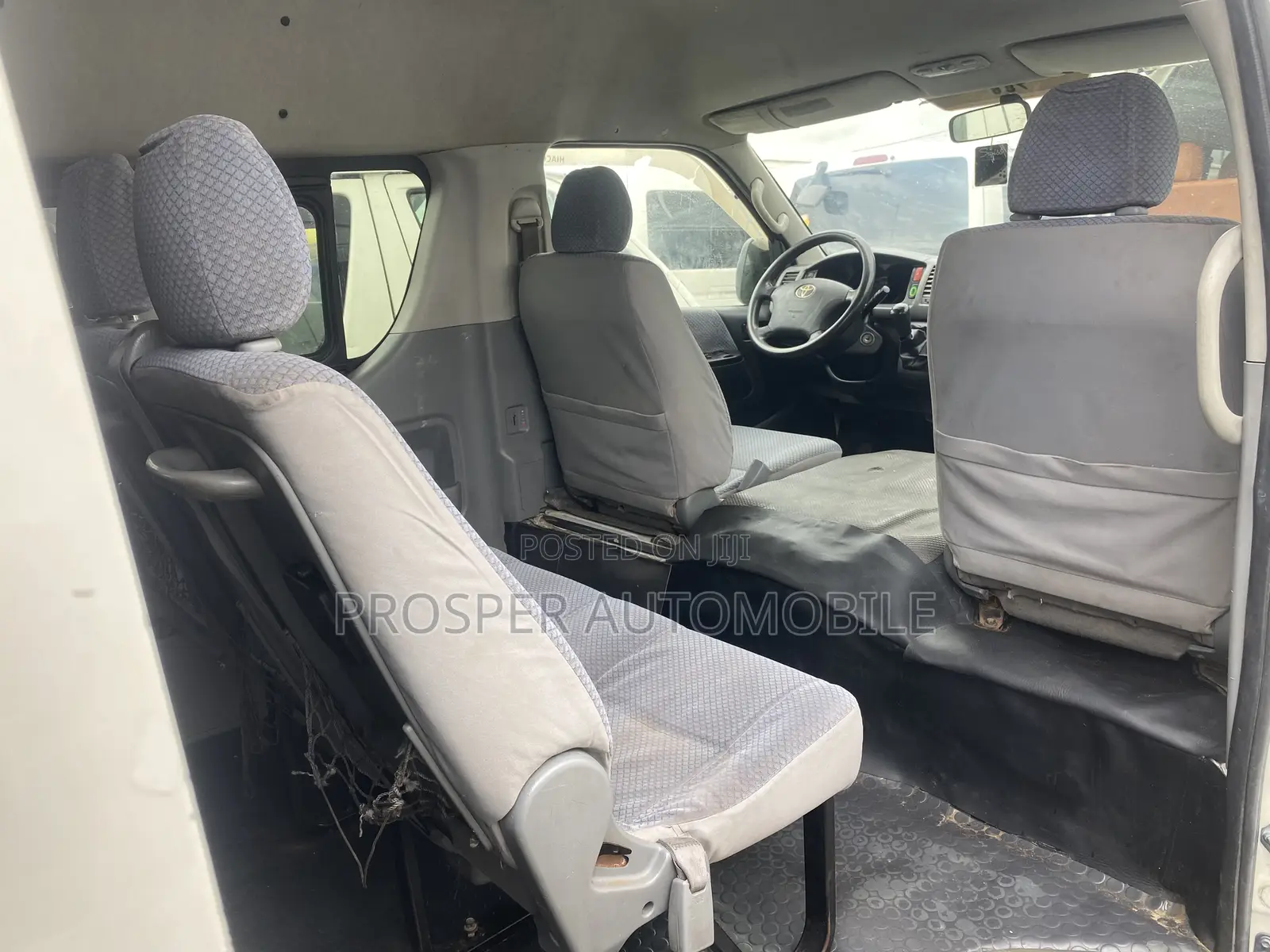 Toyota HiAce 2016 White