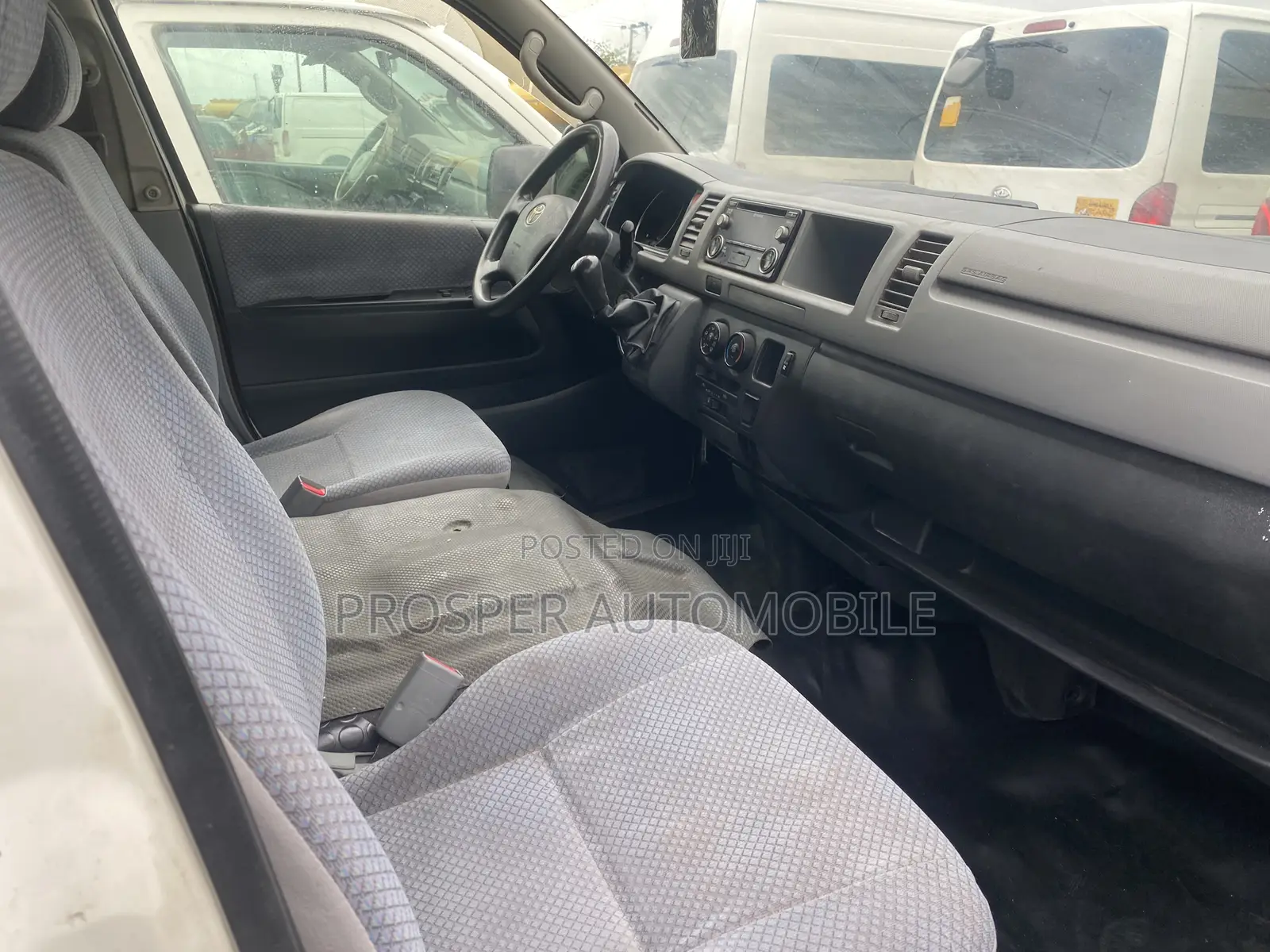 Toyota HiAce 2016 White