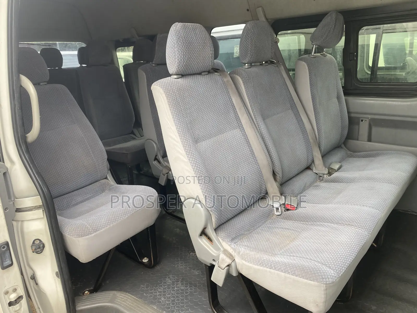 Toyota HiAce 2016 White