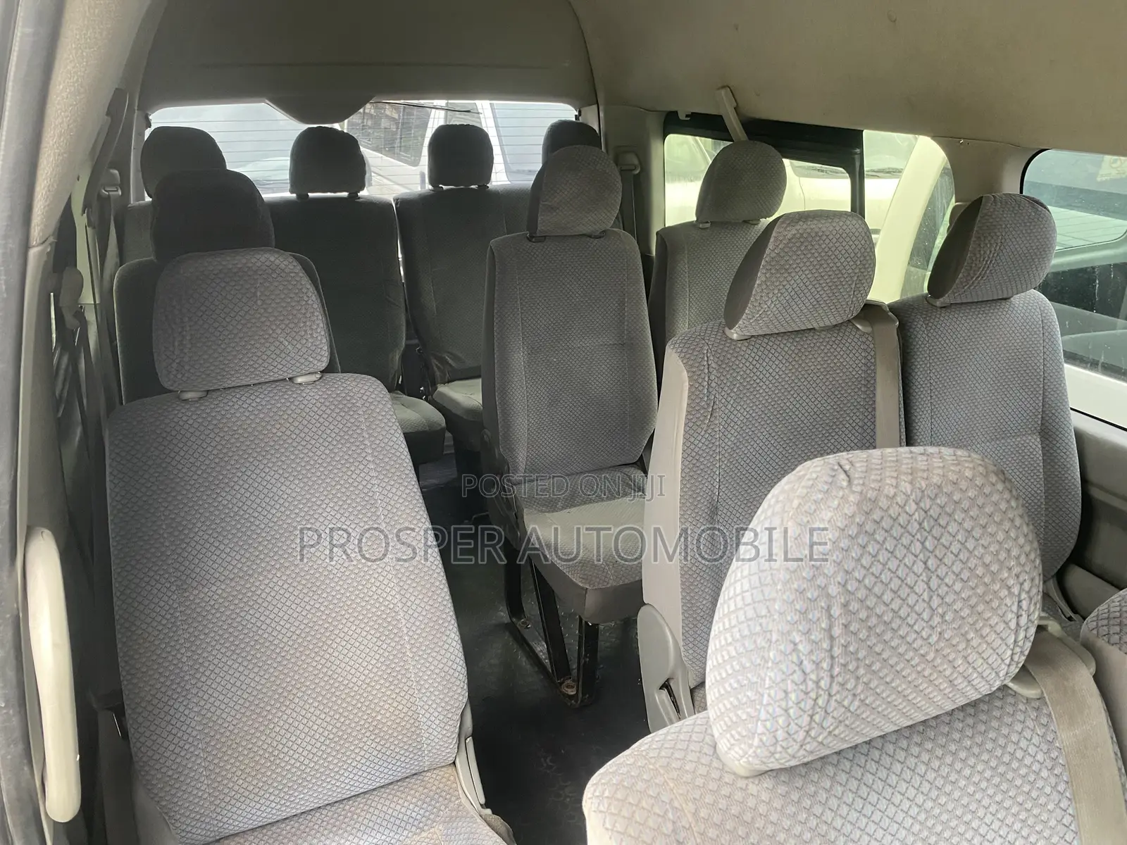Toyota HiAce 2016 White
