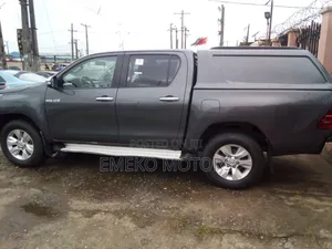 Toyota Hilux 2018 Gray