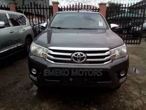 Toyota Hilux 2018 Gray