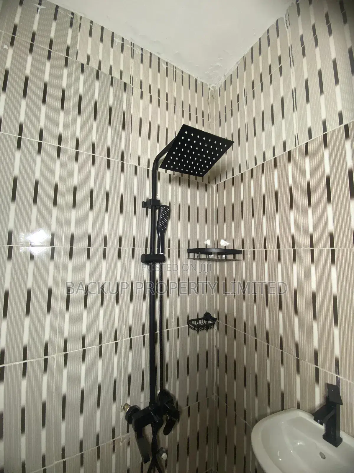 Cozy and Serviced Studio Apartment