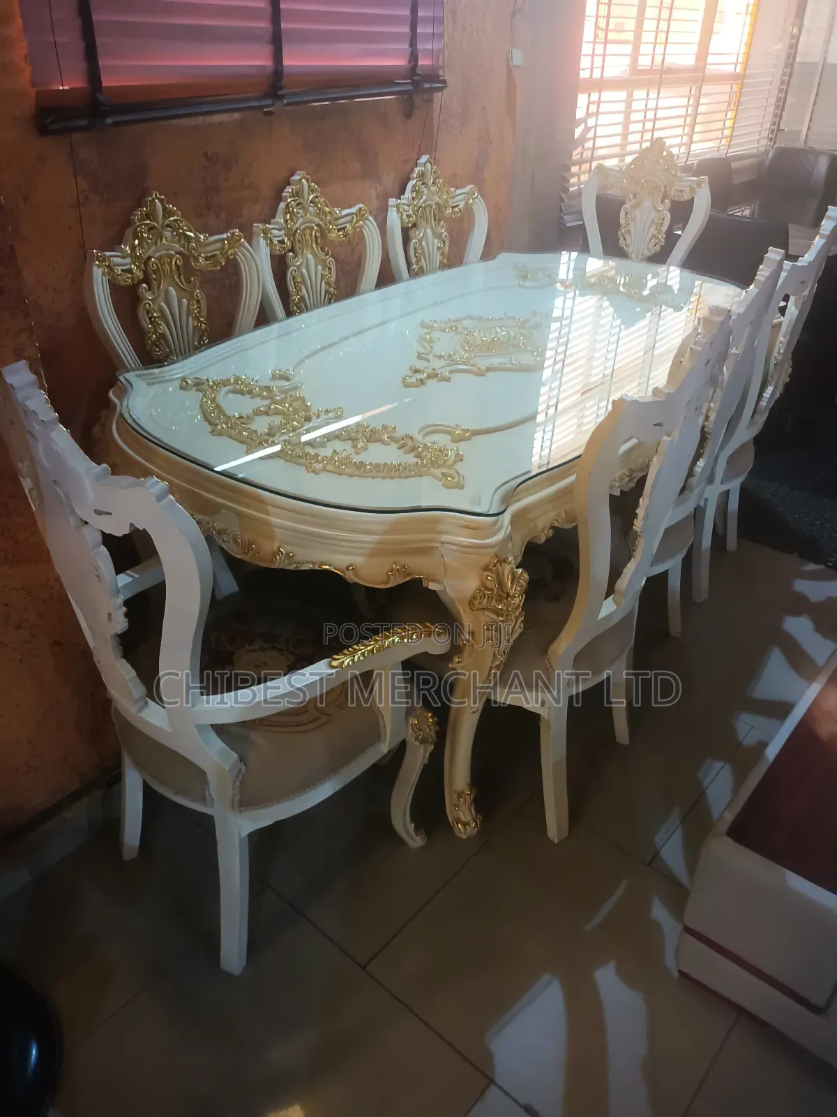 Quality Royal Marble Dinning Set With 8 Seaters