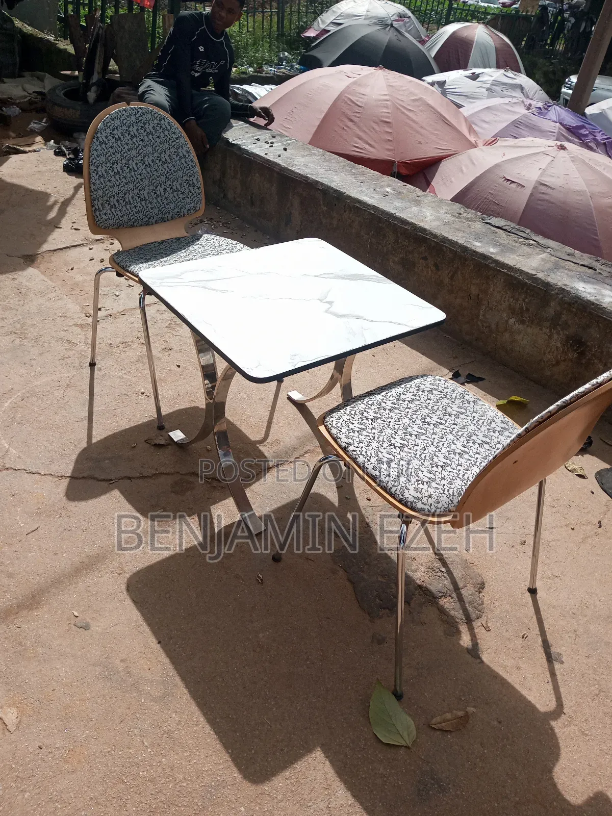 Sittout Chair and Table