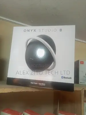 Onyx Studio 8