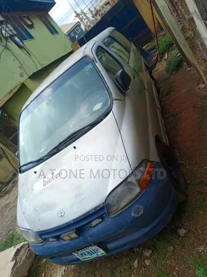 Toyota HiAce 2002 Silver