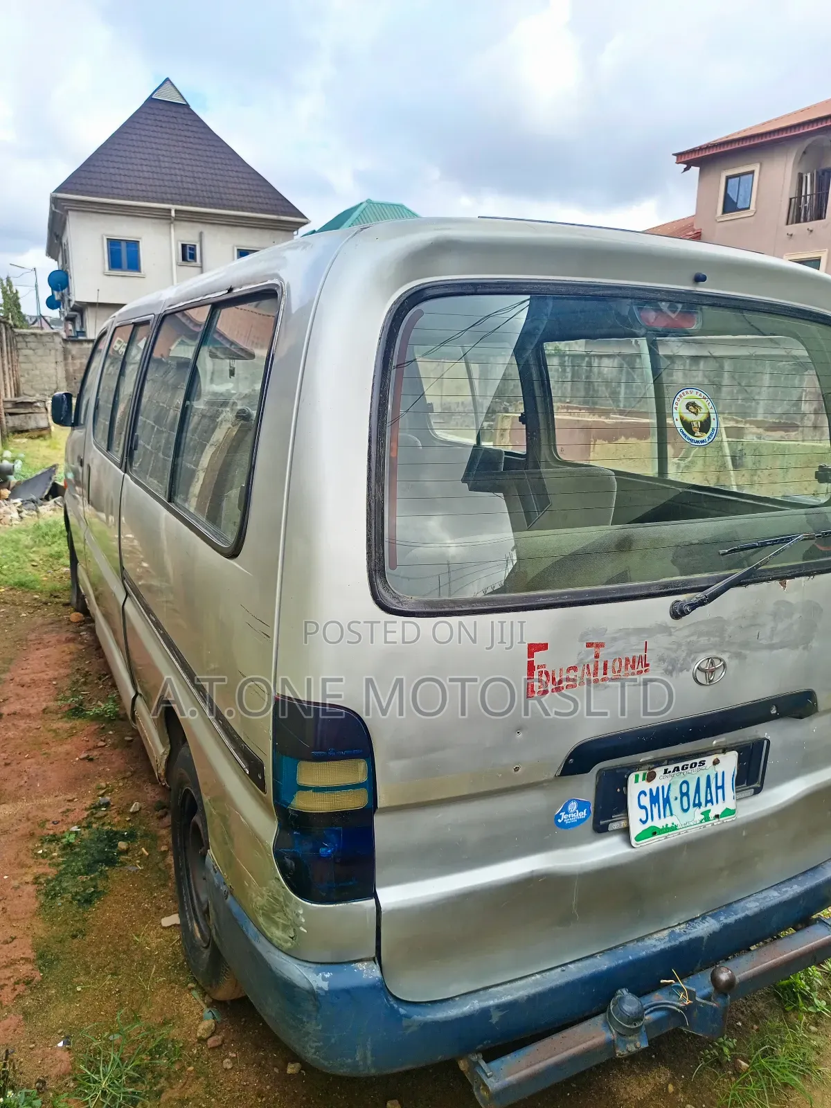 Toyota HiAce 2002 Silver