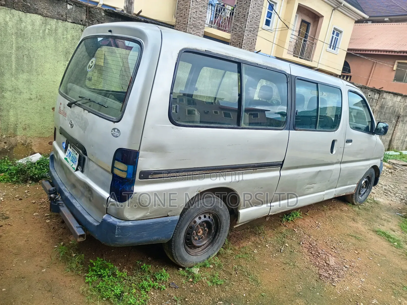 Toyota HiAce 2002 Silver