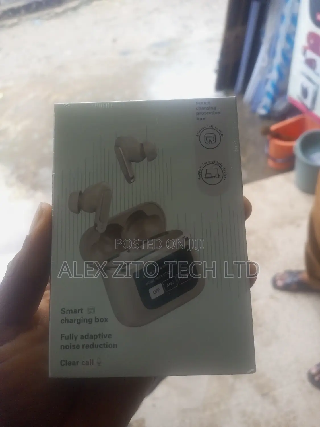 JBL Dare to Listen V8