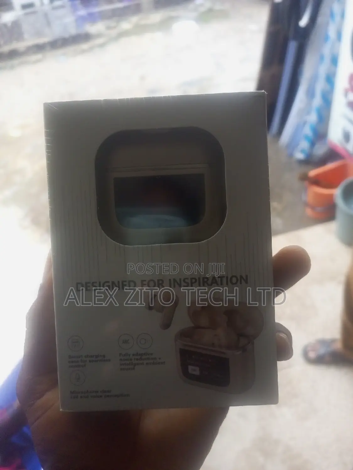JBL Dare to Listen V8