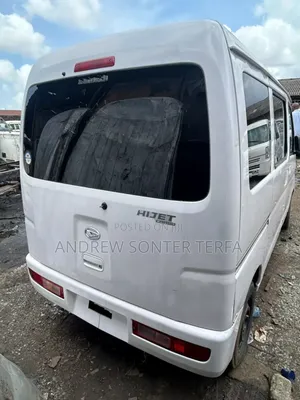 Bus 2006 White