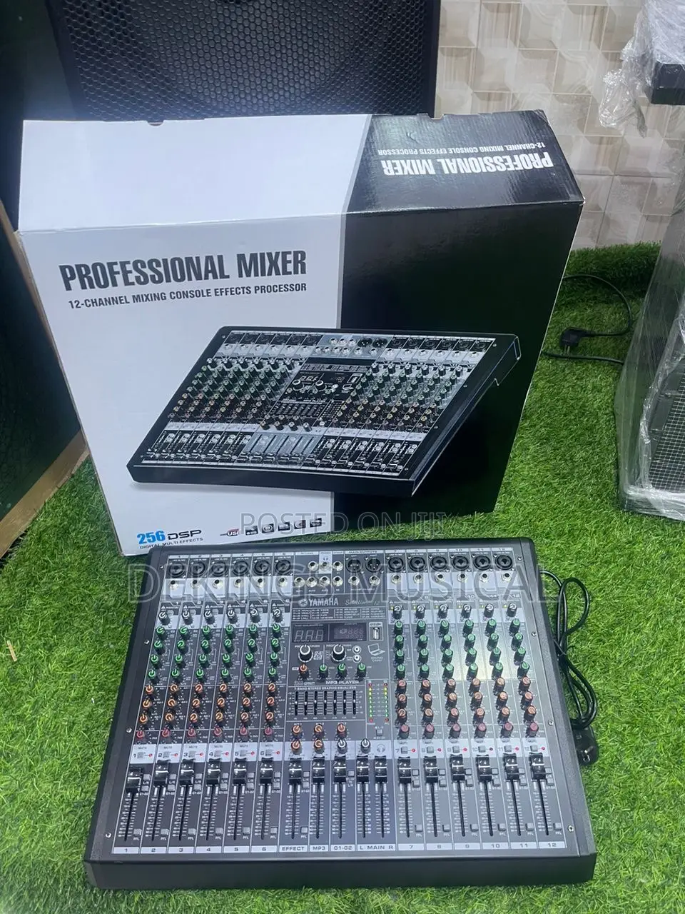 Yamaha Mixer 12 Channels DSP Effects