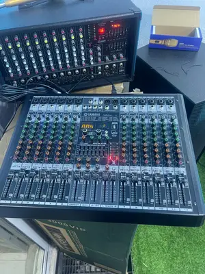 Yamaha Mixer 12 Channels DSP Effects