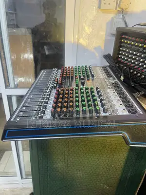 Yamaha Mixer 12 Channels DSP Effects