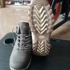 Safety Boots and Hiking Camping Boots